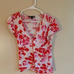 Women’s red & pink short sleeve shirt